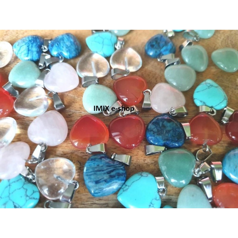 Broušený přívěšek z kamene ve tvaru srdce - výběr barev