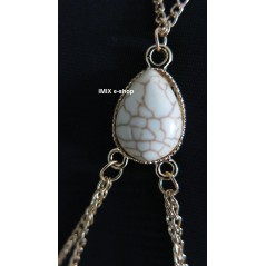 Řetízkový náhrdelník kolem těla s ozdobným kamenem