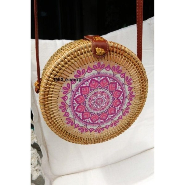 Kruhová ratanová kabelka malovaná Mandala růžová