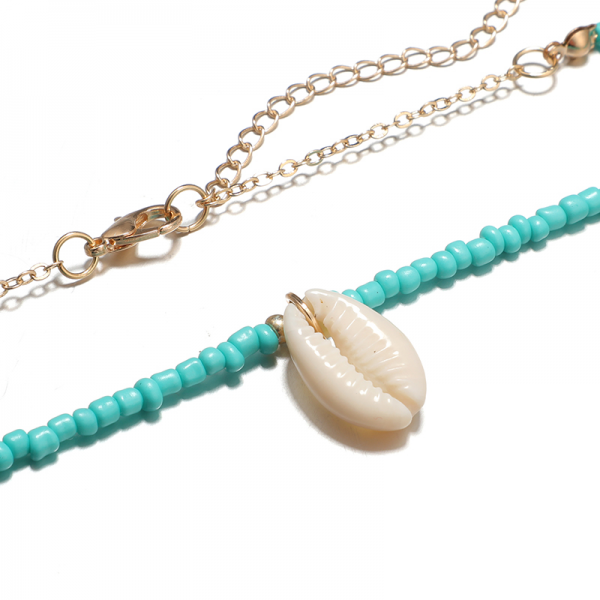 Etno letní náhrdelník z tyrkysových korálků s mušlí