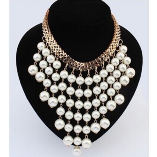 Kovový zlatý náhrdelník s velkými perlami